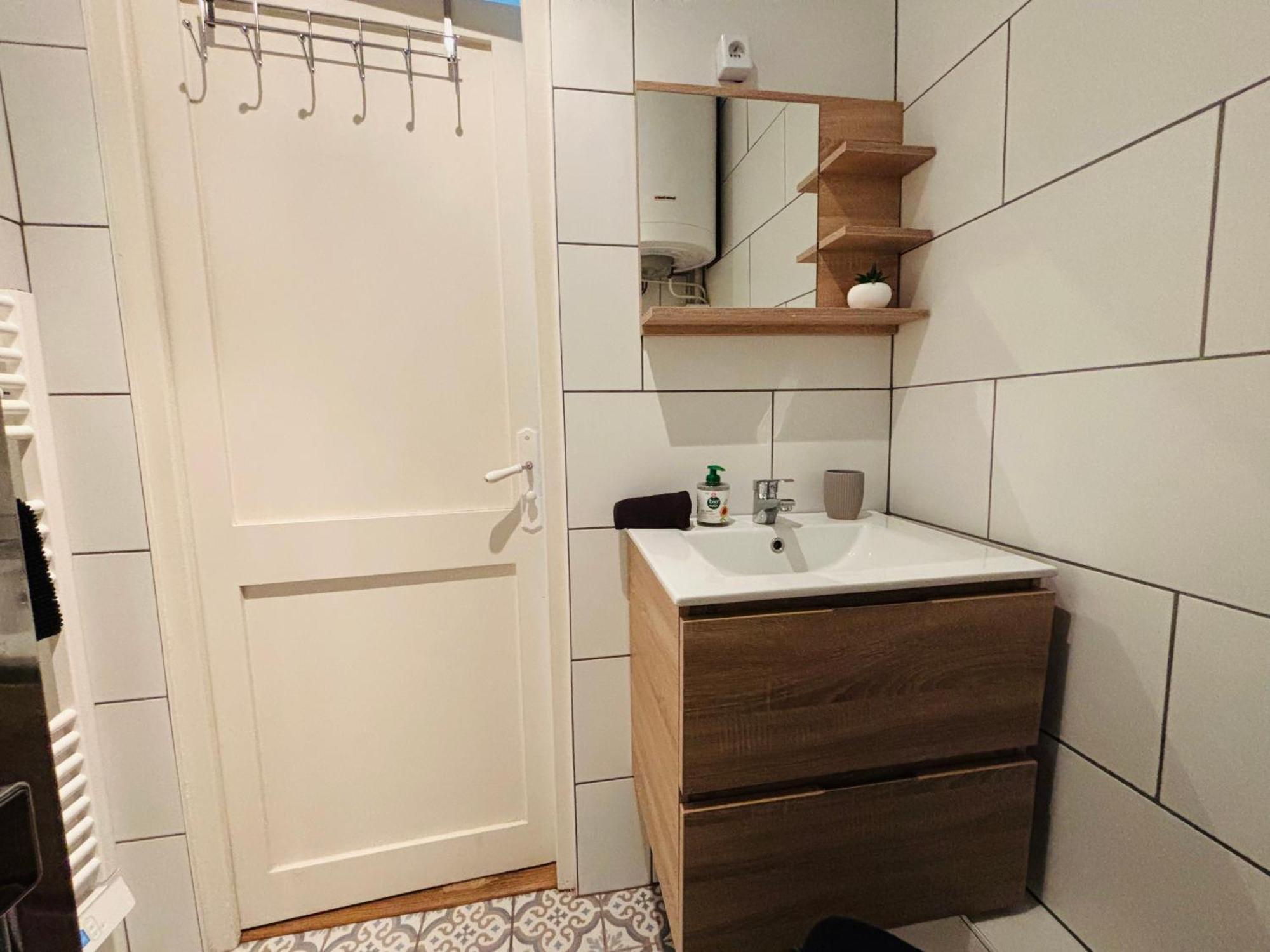 Jolie Cottage Idealement Situee องเฟลอร์ ภายนอก รูปภาพ